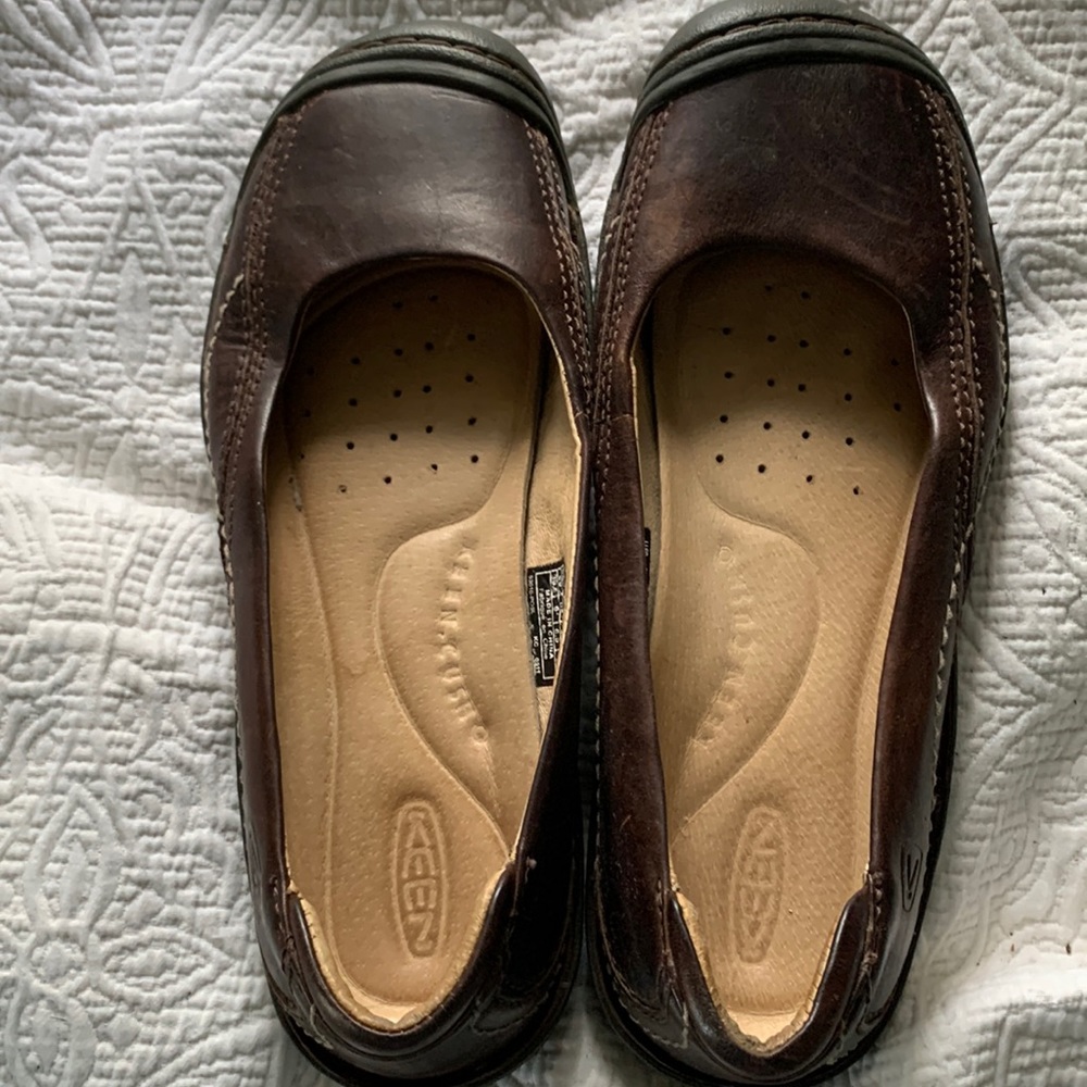 Women’s brown keen ballet flats leather.